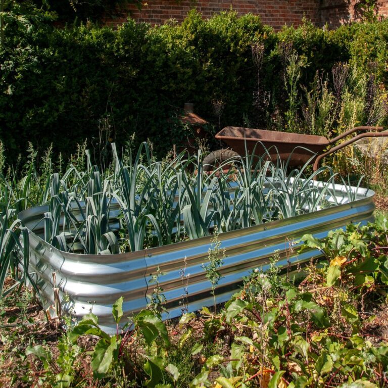 5056771096907 1 Hillier Galvansied Metal Raised Bed.jpg